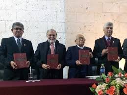 Mario vargas llosa nació en una familia de clase media en la ciudad de arequipa, en el sur del perú en 1936. Profesor Honorario De La Ucsm Presento Libro Sobre Jurisprudencia Del Tribunal Constitucional Universidad Catolica De Santa Maria