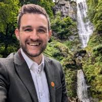 400+ Profile mit dem Suchbegriff „Leathley“