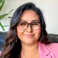 Gina Lipscomb's Instagram, Twitter & Facebook