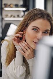 Nora von waldstätten) ist eine österreichische schauspielerin. Ich Glaube Nicht Dass Schonheit Entscheidend Fur Die Karriere Einer Schauspielerin Ist Im Beauty Interview Mit Schauspielerin Nora Waldstatten Journelles