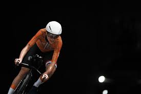 Annemiek van vleuten is a dutch professional road racing cyclist, who currently rides for uci women's worldteam movistar team. Bj4 9rbyxuoc8m