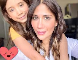 Esta muñeca me dice “mamá” y yo soy la más feliz de tenerla en mi vida!.  Por otro lado tengo la dicha de tener una mamá que está siempre pendiente  de cada