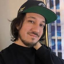 Edward Rendon (@ewar231)