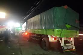 Maybe you would like to learn more about one of these? Sopir Truk Bertuliskan Kutunggu Jandamu Tak Sadar Lindas Orang Di Jalan Solo Tawangmangu