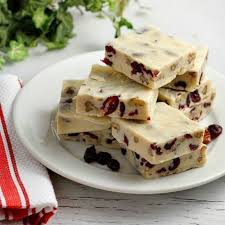 White Chocolate Cranberry Fudge With Cranberries Pecans And Holiday Spices This White Chocolate Cra Fudge Recipes Chocolate Cranberry Fudge Fudge Recipes Easy