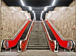2 klicks für mehr datenschutz: Munchen U Bahn Station Josephsplatz Digitalphoto
