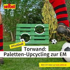 Klappkarte basteln basteln anleitung diy geschenke basteln weihnachtskarten basteln karten basteln technik basteln mit papier selber basteln weihnachten geburtstagseinladung einladungskarten / viel spaß beim basteln für weihnachten 2018!••• schiebekarte mit fußball selber basteln. 45 Fussball Party Ideen In 2021 Fussball Party Fussball Gucken Fussballtor
