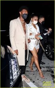 Check out what some of today's biggest stars wore on the red carpet and tell us what. Madelyn Cline Chase Stokes Dine Out With Outer Banks Co Stars Following Mtv Movie Tv Awards Photo 4557058 Chase Stokes Jonathan Daviss Madelyn Cline Rudy Pankow Sierra Capri Pictures