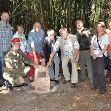 Wie de morgen berichtet, sollen anwohner schüsse im wald gehört haben. Twister Erinnern An Verungluckte Belgische Soldaten Frankenberg Waldeck