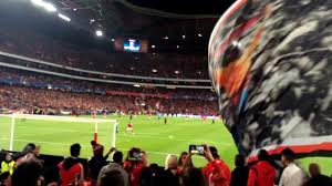 Sport lisboa e benfica comc mhih om, commonly known as benfica, is a professional football club based in lisbon, portugal, that competes in the primeira liga, the top flight of portuguese football. Momentos Finais De Jogo Benfica X Bayern Champions League Youtube