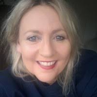 Keri Warren's Instagram, Twitter & Facebook