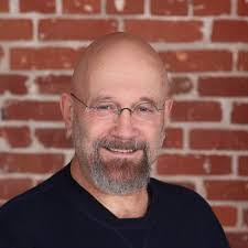 Leslie Sauer's Instagram, Twitter & Facebook