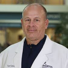 Lee Tarlton's Instagram, Twitter & Facebook