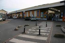 La francilienne n104, les autoroutes a4, a5 et a6.par le train, depuis paris :gare sncf : Gare De Melun Wikipedia