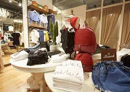Sole E Shopping Vi Aspettiamo Nei Nostri Brend Store Roma Perugia Viterbo Terni Brendvesteituoidesideri Brendstyl Outlet Clothing Shopping Clothing Brand