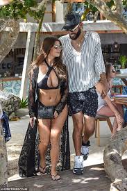 Model demi rose has announced that her mother christine mawby has died in a series of heartbreaking posts. Demi Rose Wears Bikini As She Enjoys Lunch With Chris Martinez Daily Mail Online