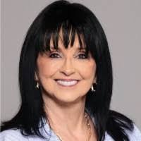 Debbie Haight's Instagram, Twitter & Facebook