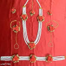 Fresh flower jewellery is an inseparable part of women's life same is with flowers apart from wedding and baby shower, flower jewellery is used in theme parties and when it is a poolside party then pool flower jewellery is must. Buy Checkout This Latest Jewellery Set Product Name Bridal Wedding And Baby Shower Flower Jewellery Set With Kamarband Handanklets 1 For Rs810 Cod And Easy Return Available