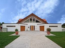 Rubner è un produttore di case in legno prefabbricate la cui storia si perde letteralmente nella notte dei tempi. Case Prefabbricate Rubner