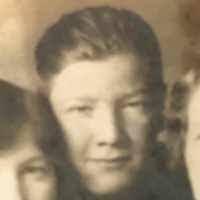 Mary Cales's Instagram, Twitter & Facebook