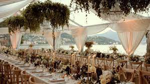 The Most Beautiful Dining Setups For An Unforgettable Wedding Reception Green Wedding Shoes Lake Como Wedding Beach Wedding Romantic Beach Wedding