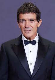 .посмотрите в instagram фото и видео antonio banderas (@antoniobanderasoficial). Nominee Profile 2020 Antonio Banderas Pain And Glory Golden Globes