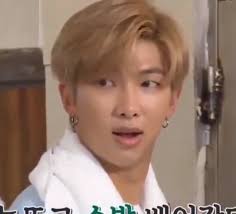 Cuando la maestra dice que va a adelantar el kahoot. Bts Btsmemes Namjoon Rm Meme Faces Bts Meme Faces Memes