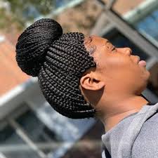 Shalom naitwa Jenipher Sitta Daily Katika msimu huu wa pasaka,  nimekuandalia wimbo ambao unahusu namna ambavyo Yesu Kristo alijitoa na  kufa msalabani kwaajili yetu na hatimaye siku ya tatu kufufuka. Yesu  alishinda