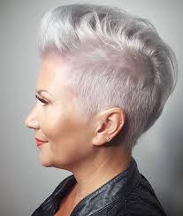 If you prefer to keep your lengths even, this low maintenance style with wavy curls is perfect for you. 25 Grey Short Hairstyles For Women