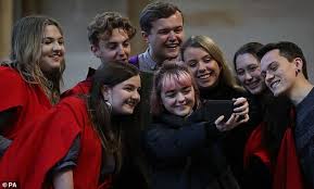 Here you can find all the session stars maisie 80 games , videos , unblocked downloads. Game Of Thrones Star Maisie Williams Shows Off Her Pink Tresses As She Launches Her New App Daisie Daily Mail Online