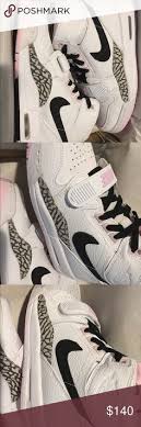 The famous black and white jordan 11 worn by michael jordan in 1995 and 1996 needs no introduction, but this latest edition does feature some details not seen on previous concord retro. Real Vs Fake Air Jordan 11 Concord 45 Quick Tips To Identify The Fakes Housakicks