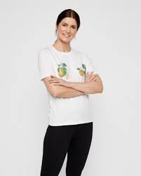 Browse our wide selection of the swedish brand and shop your new favorite item by whyred here online at stoy.com. Whyred Paro Fruit T Shirt Convenient Regular Fit White