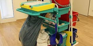 Informieren sie sich auf den folgenden seiten über unser spezialisiertes angebot und nehmen sie noch heute kontakt mit uns auf. Deutsch Fur Gebaudereiniger Gebaudereinigerinnen Deutsch Fur Den Beruf Ganz Einfach