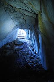 La Grotte Du Celary Grotte Jura Suisse Randonnee