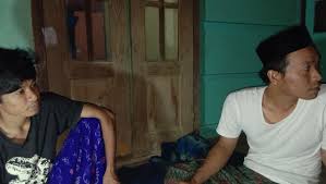 Isi video viral ini menampakan seorang perempuan dan seorang lelaki yang sedang mengunjungi sebuah hotel mewah yang tidak diketahu tempat serta nama hotelnya. Andai Saja Kakak Tidak Mengoda Ku Dulu Cari Duit Dengan Pakai S3ksi Kan Adakah Itu Nah Bagi Kalian Yang Ingin Melihat Video Andai Saat Itu Kakak Tidak Menggodaku Ini