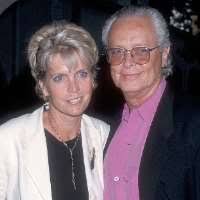 Maybe you would like to learn more about one of these? Meredith Baxter Birthday Real Name Age Weight Height Family Dress Size Contact Details Spouse Husband Children Bio More Notednames