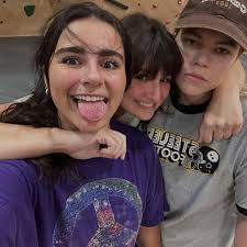 Having fun, as per usual (With fun people, as per usual)  🧘‍♀️🧗‍♀️🌅🌿💚🤙💋