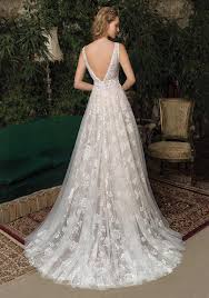 Pompöses hochzeitskleid gerafft und in falten gelegt. Brautmode Cosmobella Brautkleid 7964 Anna Moda