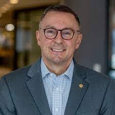 Jay Hellman's Instagram, Twitter & Facebook