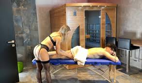 La massaggiatrice porca sega il 18 enne | Solopornoitaliani