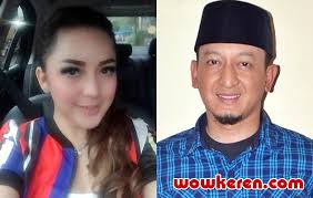 Ustadz zacky mirza pingsan di riau saat ceramah di sebuah masjid di daerah siak dan ucapannya menjelang pingsan bikin merinding. Diisukan Selingkuh Dengan Regina Eks Istri Farhat Ustadz Zacky Sebut Nama Ely Sugigi