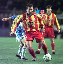 Sergen yalçın'ı teknik direktörlüğe getiren e.y. Eskiden Futbol Pa Twitter 1999 00 Sezonunun Devre Arasi Yaklasirken Gheorghe Hagi Ye Alternatif Olarak Transfer Edilen Sergen Yalcin 21 Resmi Macta 6 Gole Imza Atmisti Sezon Basinda Fenerbahce Formasi Ile Oynadigi Mtk Budapeste