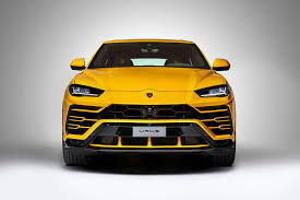 It was unveiled on 4 december 2017 and was put on the market for the 2018 model year. Lamborghini Urus Der Schnellste Suv Der Welt Automobil Derstandard De Lifestyle