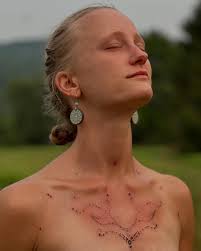 Esmé Hall (@esmeava) • Instagram photos and videos