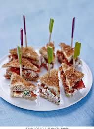 Petit Club Sandwich Au Jambon Cru D Aoste A Vos Assiettes Recettes De Cuisine Illustrees Club Sandwich Sandwich Jambon Recettes De Cuisine