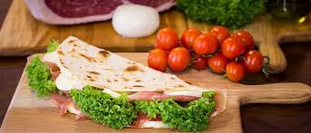 Va asteptam la pizzeria piadineria due fratelli, pe str. Piadina Due Fratelli Picture Of Piadineria Due Fratelli Oradea Tripadvisor