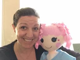 Does anyone know if lee majors will take selfies with fans or do we have to  get the photo op?