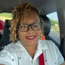 Clarissa Moore (@clarissamoore)