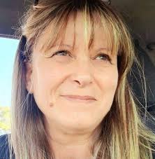 Sto diventando adulto allegramente. Ogni volta che sforno un “titolo“, ecco  che gli occhi mi brillano di nuovo! Anche questa volta. Evviva!