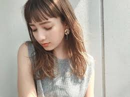 40代のミディアムヘアスタイル 髪型 パーマあり パーマなし lala magazine ララマガジン オン眉 ロング 前髪 ロング 髪型 40代